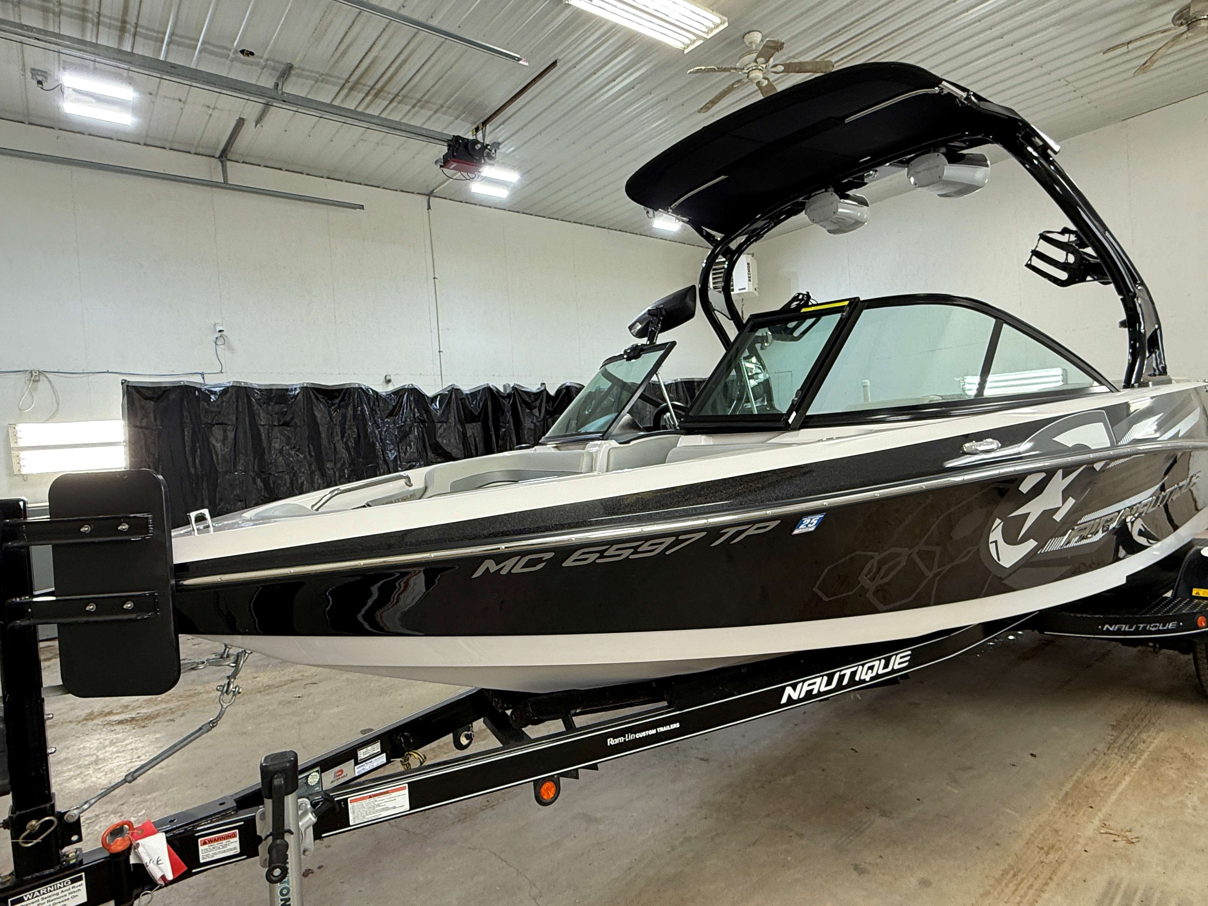2013 Nautique 200 Sport Icon